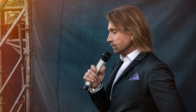 Олег Винник на М1 Music Awards – ОНЛАЙН