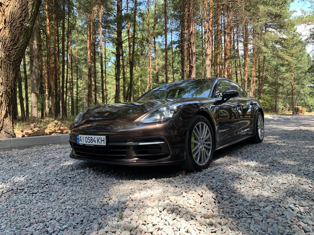 Тест-драйв Porsche Panamera E-Hybrid: гібриди в Україні