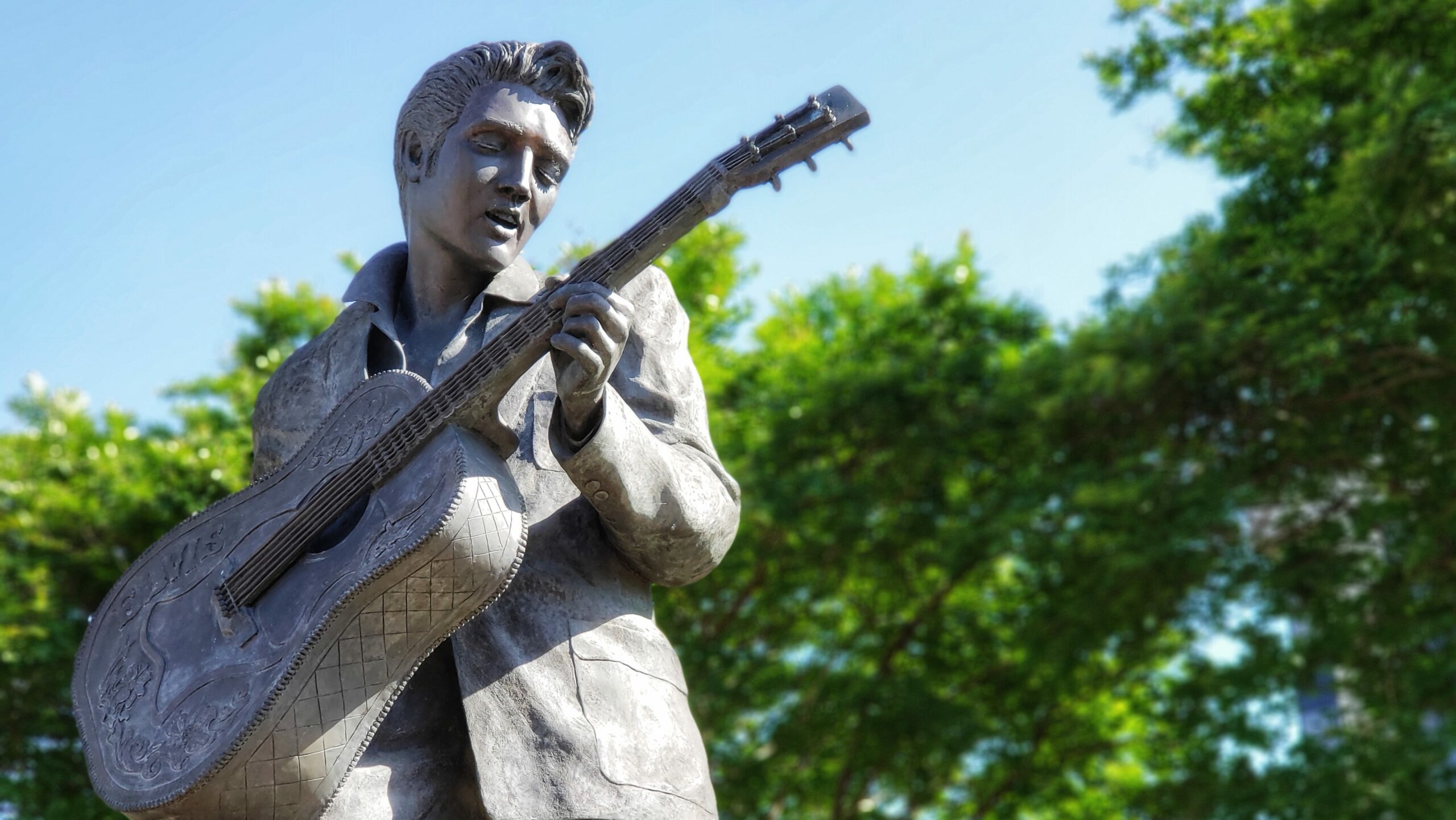 Загадкова смерть Елвіса Преслі: конфлікти з Beatles, робота на ЦРУ і доля нащадків