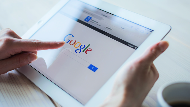 День весеннего равноденствия —  новый дудл от Google