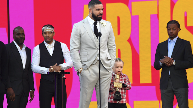 Billboard Music Awards 2021 – лауреати і найяскравіші моменти