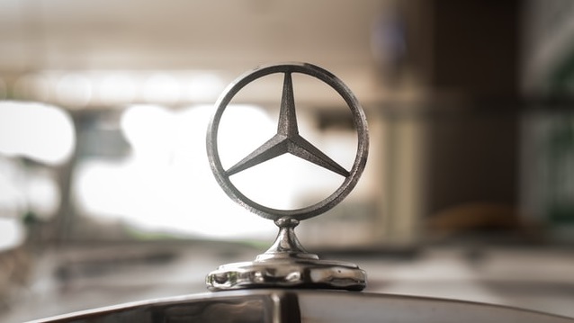 Mercedes показав інтер'єр майбутнього Mercedes-Benz AMG SL Roadster
