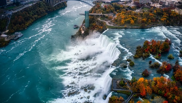 Ниагарский водопад окрасят подсветят желто-синими цветами на День Независимости Украины
