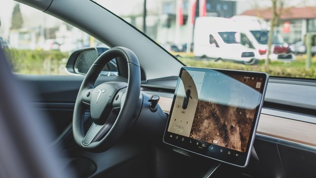 Эксперты взломали сервера Tesla: что скрывала компания Илона Маска