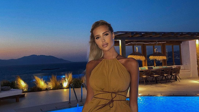 Чекаємо, коли до церкви піде: нова дівчина Тіматі з України оголила груди