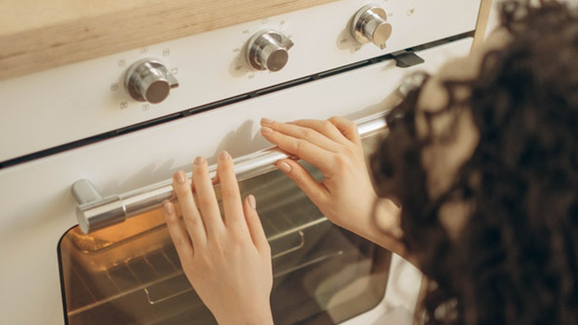 Как отмыть духовку от жира – лучшие средства и способы