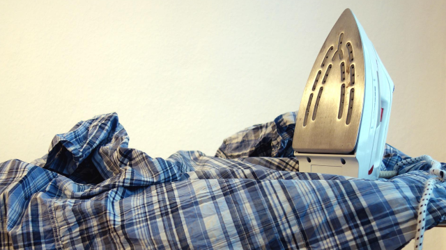 Як почистити праску в домашніх умовах – прості способи