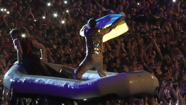 Rammstein на концерті в Польщі підняли прапор України