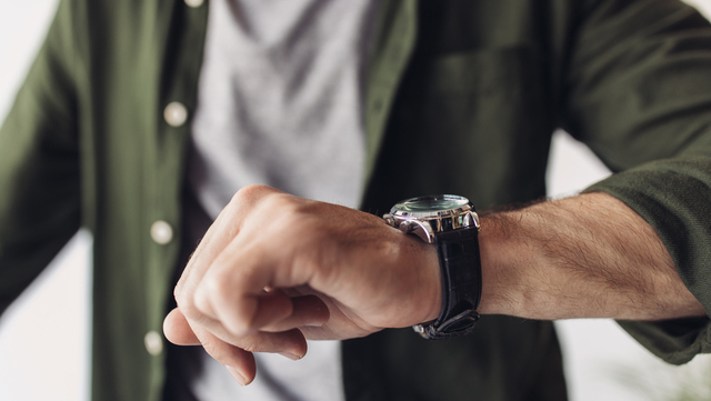 Чи можна дарувати годинник – які прикмети з цим пов'язані