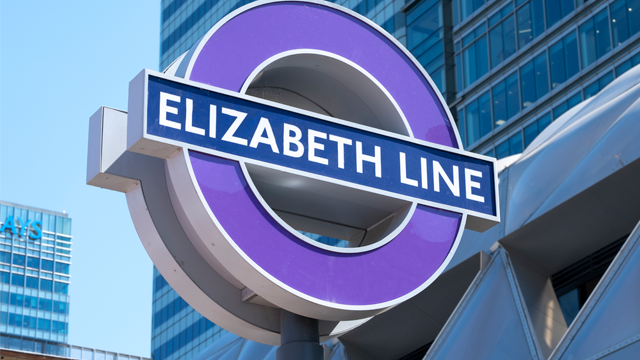 Горизонтально, а не вертикально: на линии метро Элизабет в Лондоне работают необычные лифты