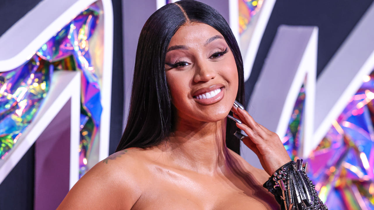 Cardi B (Карді Бі) розкрила імʼя третьої дитини