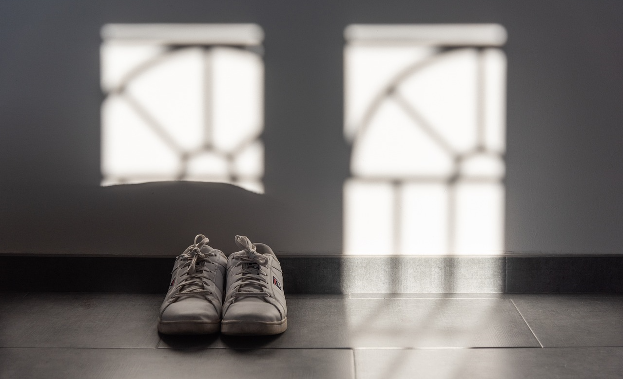 як прати замшеві кросівки