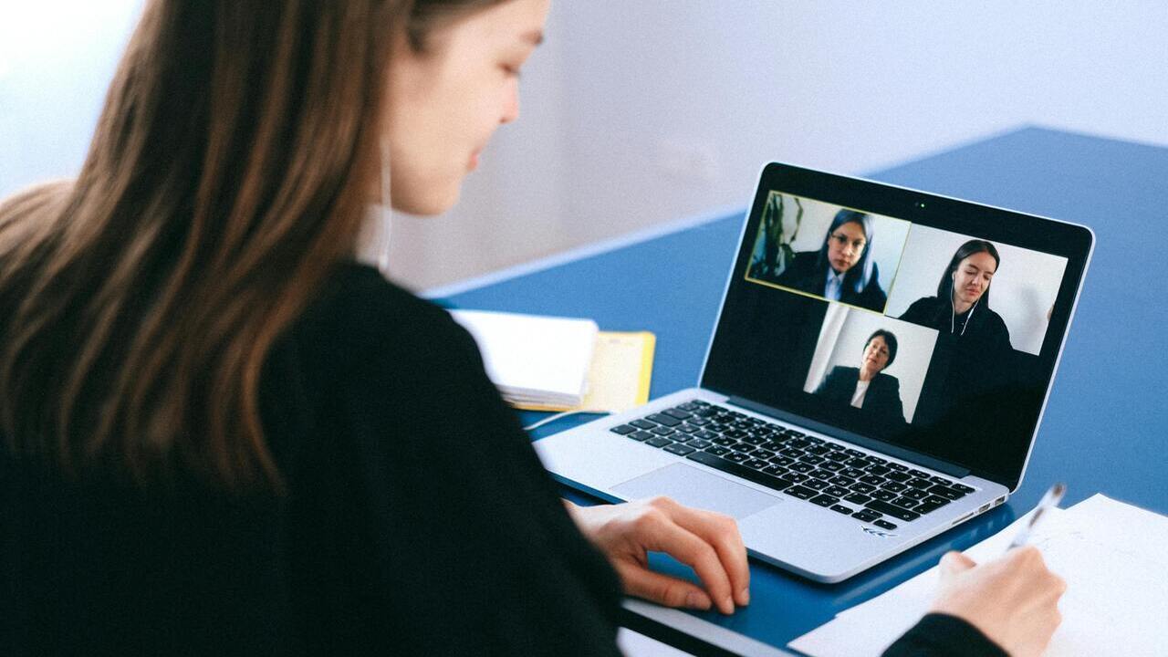 Як установити Zoom на ноутбук