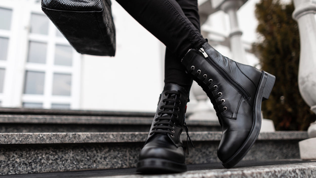 белые разводы на обуви